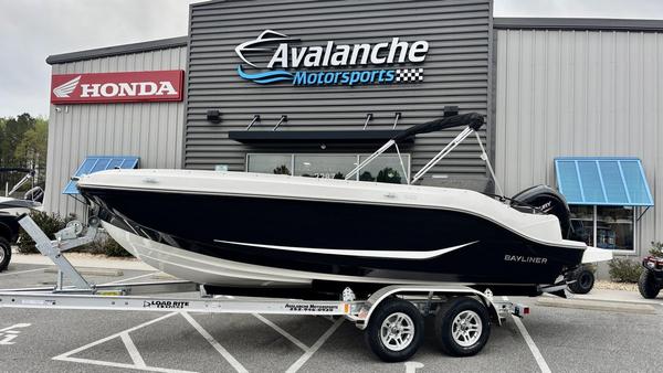 Bayliner D20 at Avalanche Motorsports Washington NC