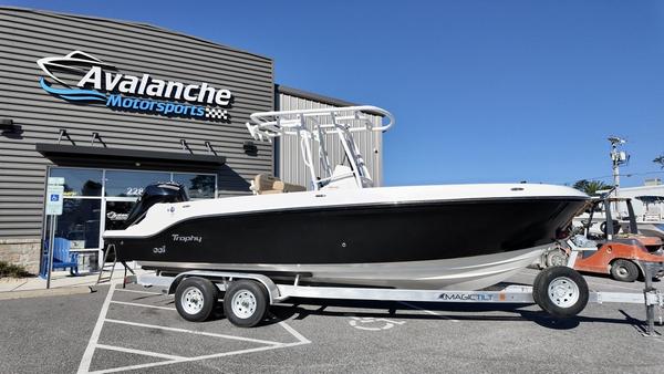 Bayliner Trophy 24 at Avalanche Motorsports Washington NC