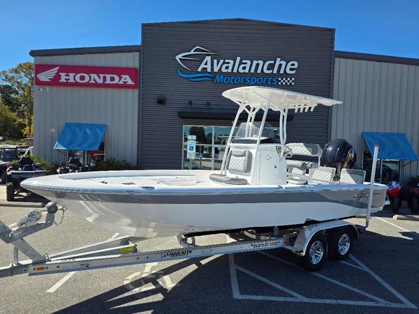 NauticStar 224 BAY at Avalanche Motorsports Washington NC