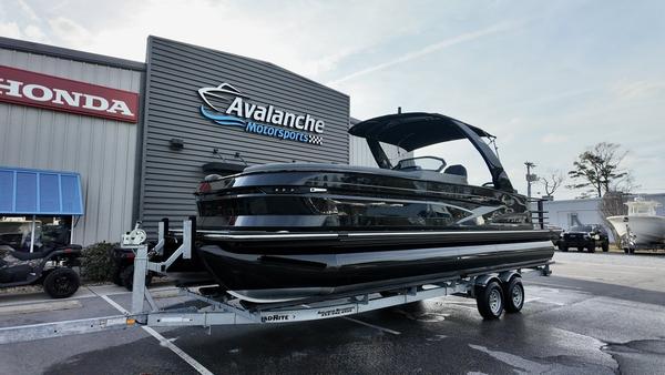 Sylvan pontoons at Avalanche Motorsports